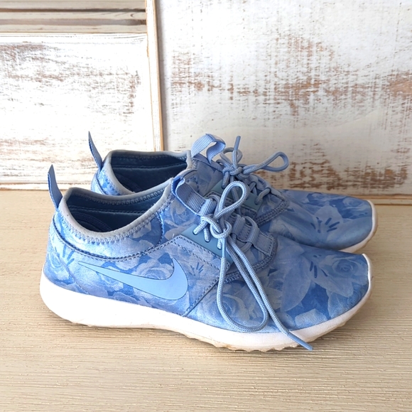 Nike Juvenate Blue Floral Running Shoes - Picture 1 of 4